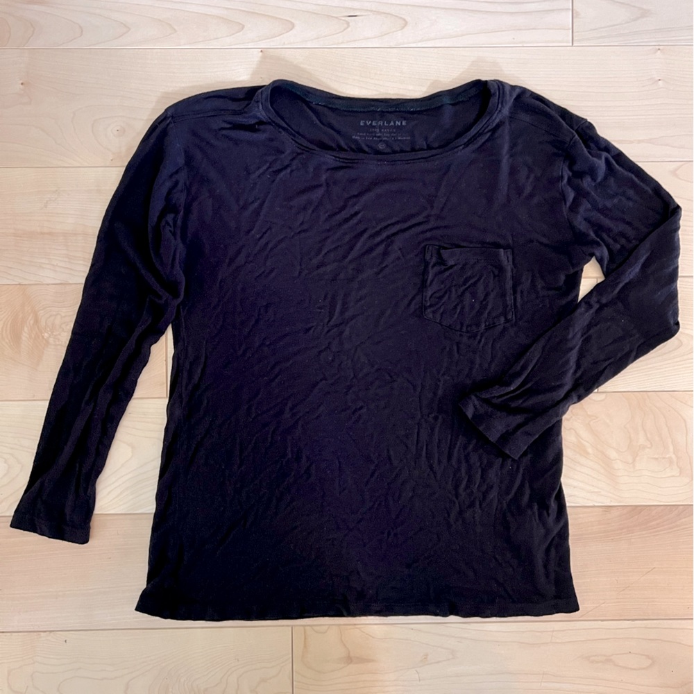 Everlane long-sleeved tee / size XS / black